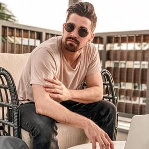 Meet your Posher, Brian